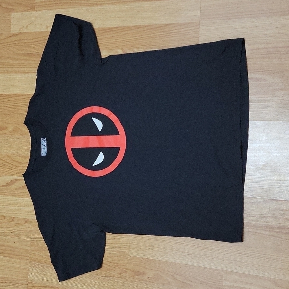 Marvel Deadpool men's large shirt EUC